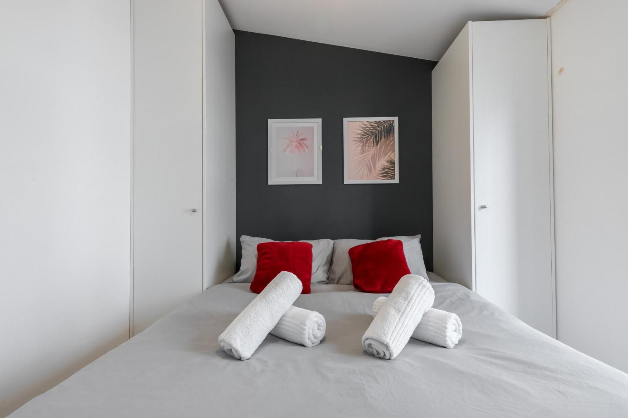 Magenta Square 1 Bdr With Ac Appartement