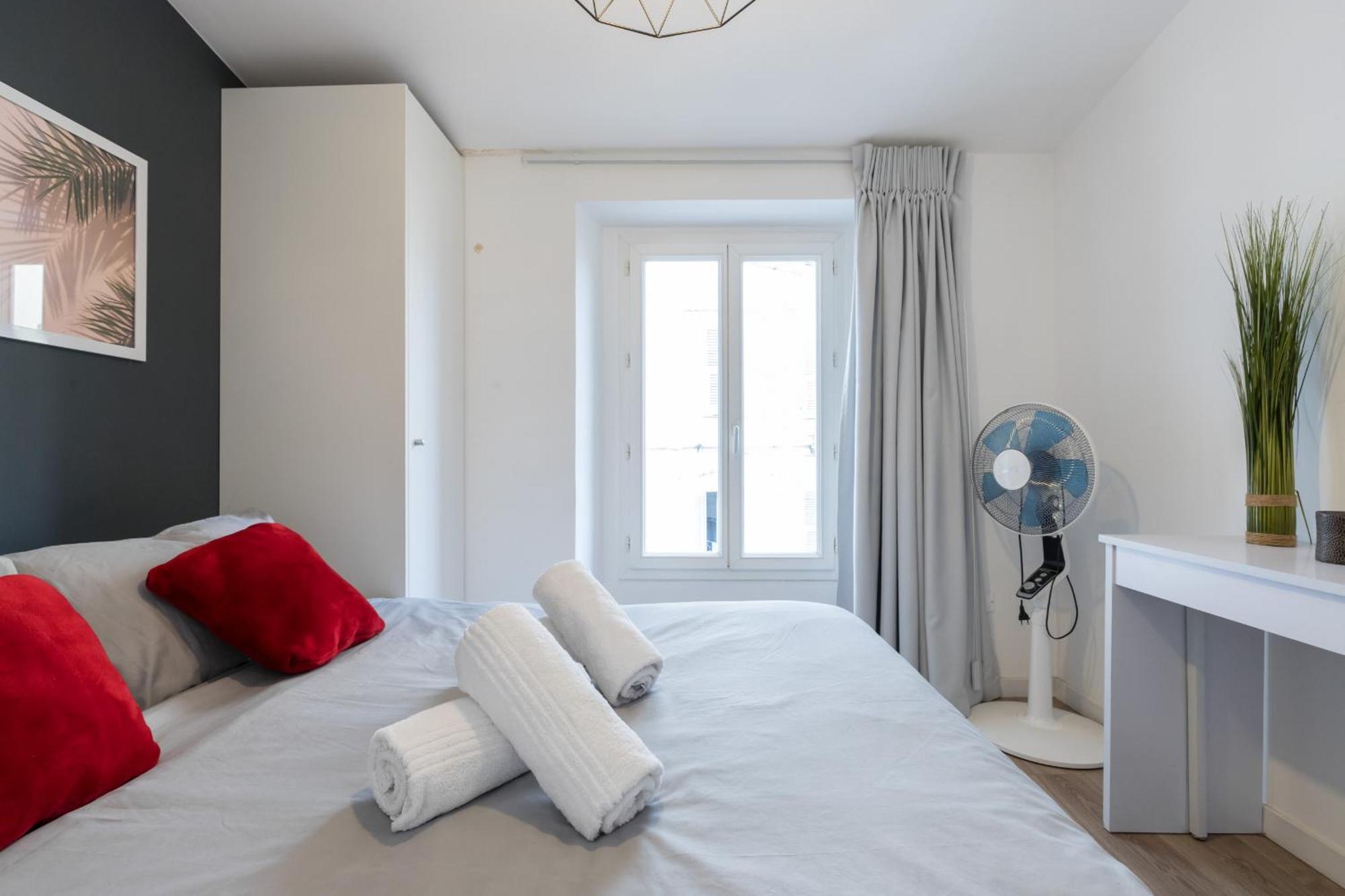 Magenta Square 1 Bdr With Ac Leilighet *